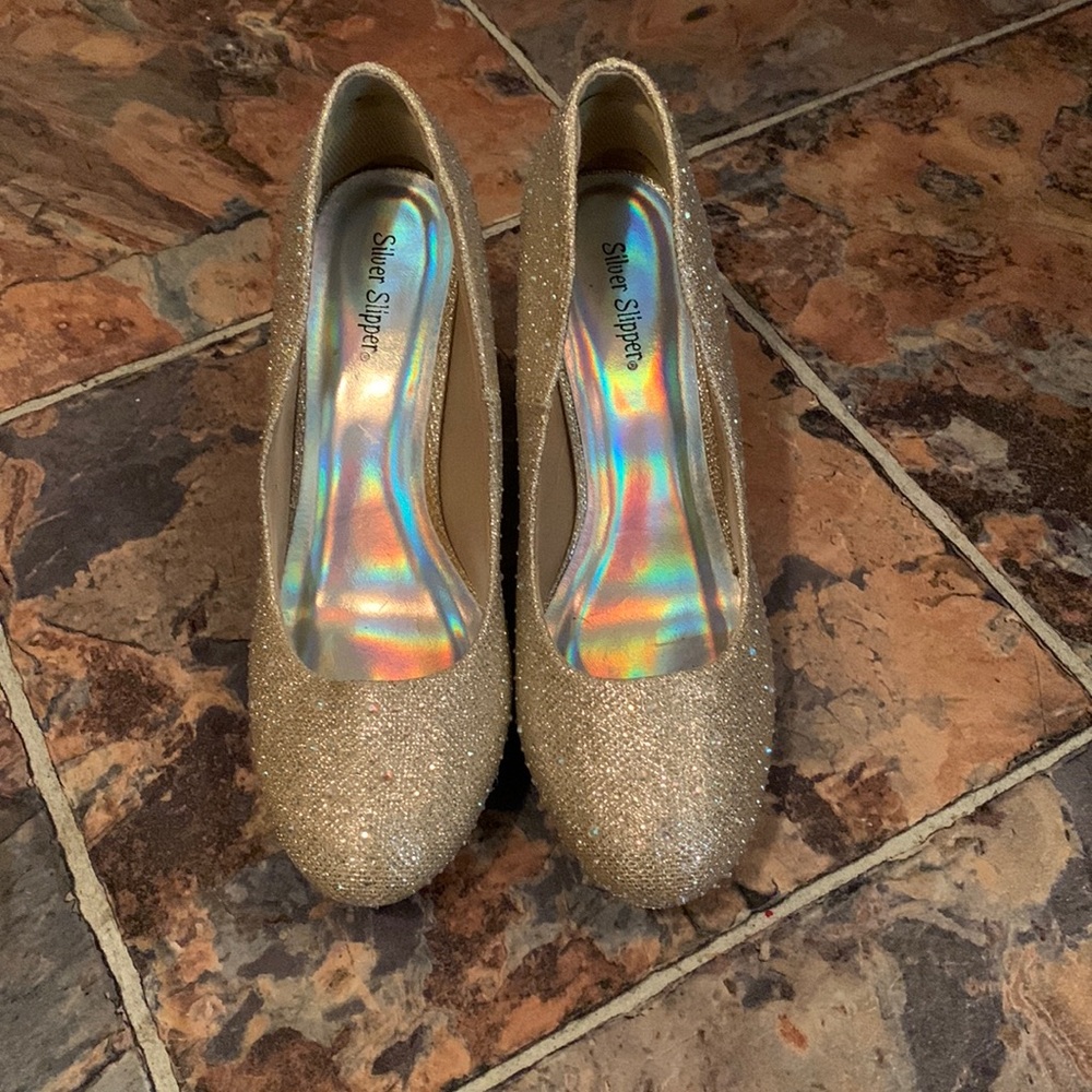 Gold sparkles heels